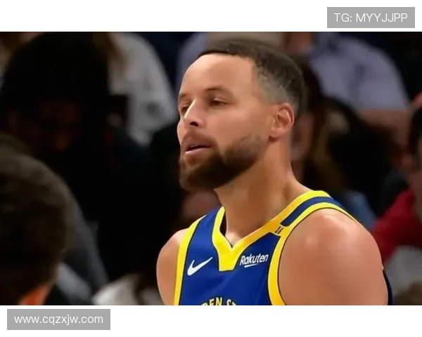 汤普森无球跑位为库里拉开空间提升挡拆效率